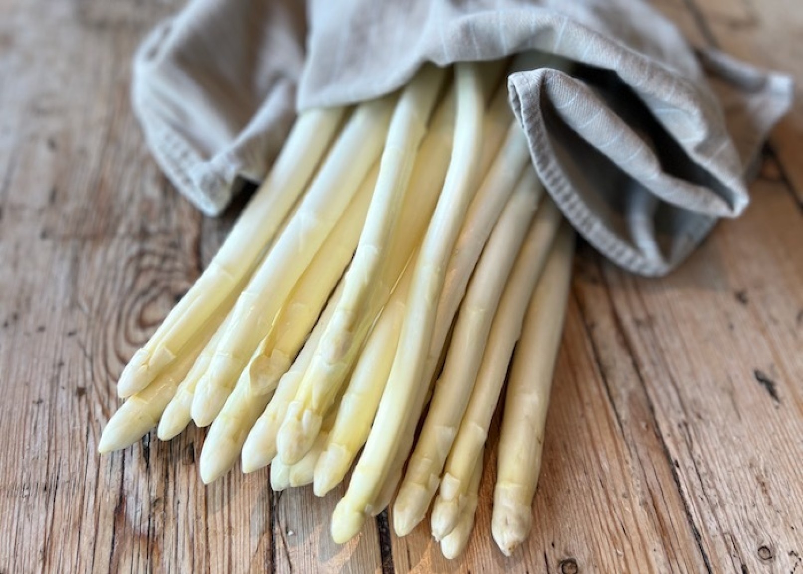 Entrepot du vin witte asperges 1